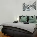 In Stylish & Cozy I Self Check-in