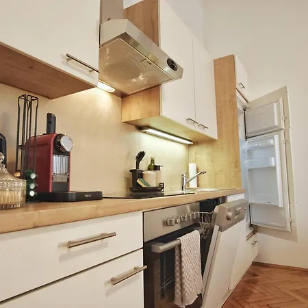 In Stylish & Cozy I Self Check-in