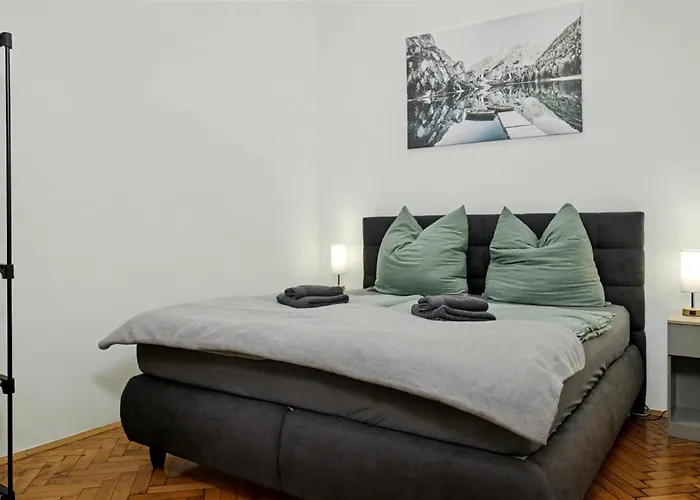 In Stylish & Cozy I Self Check-in