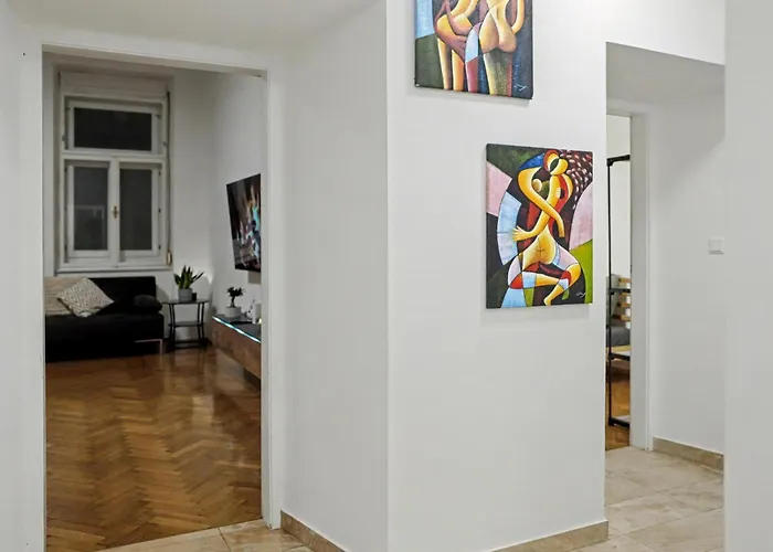 Apartment In Stylish & Cozy I Self Check-in *