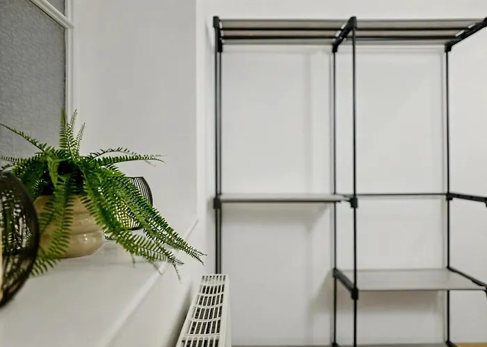 In Stylish & Cozy I Self Check-in Apartment