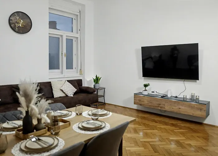 Апартаменты In Stylish & Cozy I Self Check-in